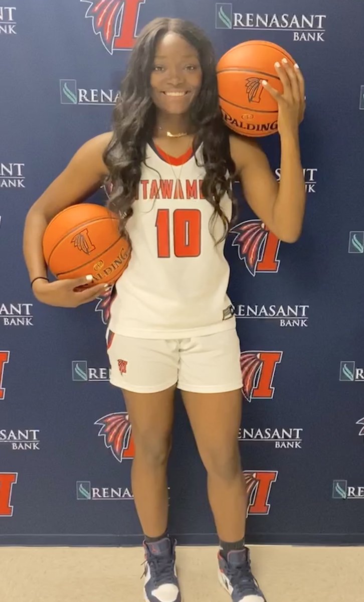 Blessed to receive an offer from <a href="/LetsGoICCWBB/">ICC Women’s Basketball</a> &amp; thankyou for a great visit !! <a href="/doobi_24/">Robin Porter</a> #RollTribe ❤️💙