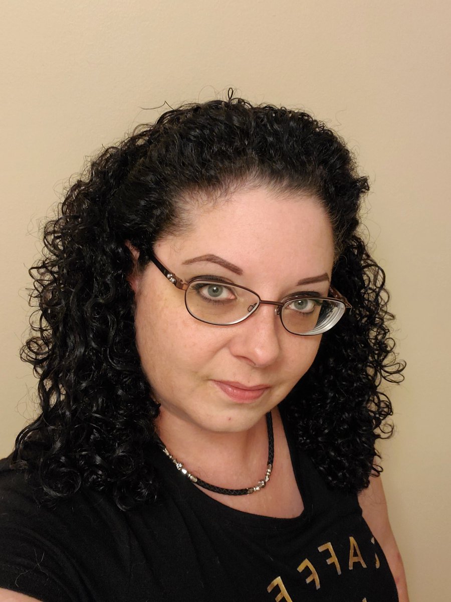 crazyforinfo's tweet photo. Who is ready for @nbconechicago tonight! Feeling the badass #kimburgess tonight. Leather & Black accessories
@marinasqu @jesseleesoffer #chicagopd #chicagofans #chicagofire #chicagomed
#bighairdontcare #curlsruletheworld #naturallycurlyhair #everydaybeauty #lillarosestyle https://t.co/7RUADGt6W8