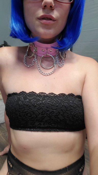 Love my new collar 🥰 thank you so much!!! Wearing it tonight on stream  https://t.co/PFRIjJFeFi https://t