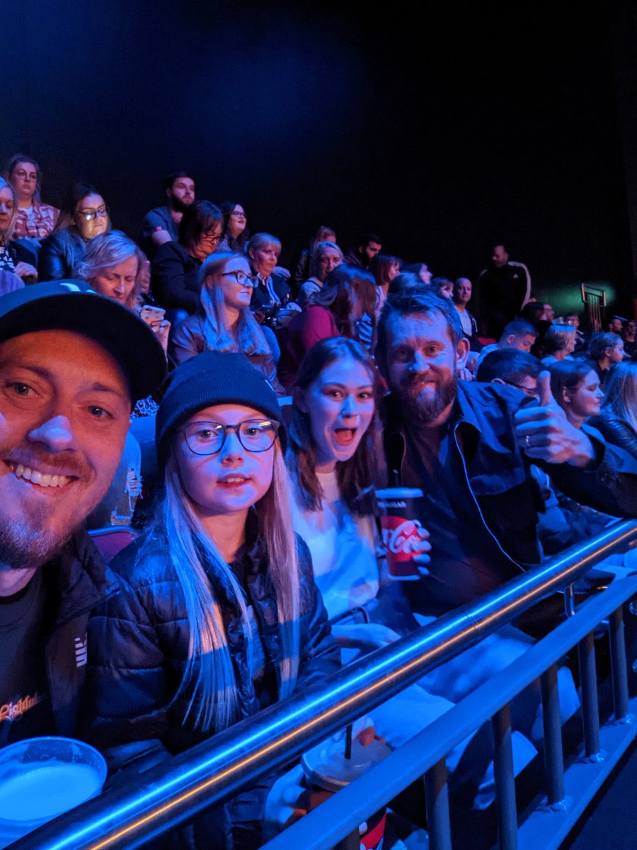 TheRealSloop's tweet image. Just taken my little girl to her first concert to see at @Tom_Grennan @bonusarenahull .What a special experience, thanks Tom you were amazing.Would love it if you could send 'a little love' to my wife @Natasha83460349 who missed out on her birthday present due to our poorly boy x