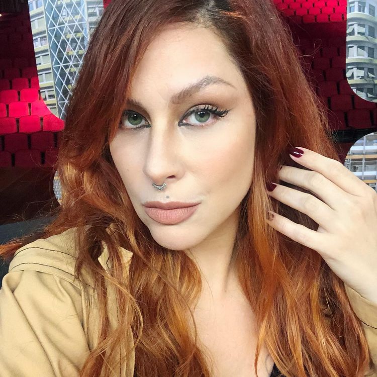 queenpitty__'s tweet photo. E essa make perfeita? Amei 😍
#pitty #looksdapitty https://t.co/OD8eHHBJ4G