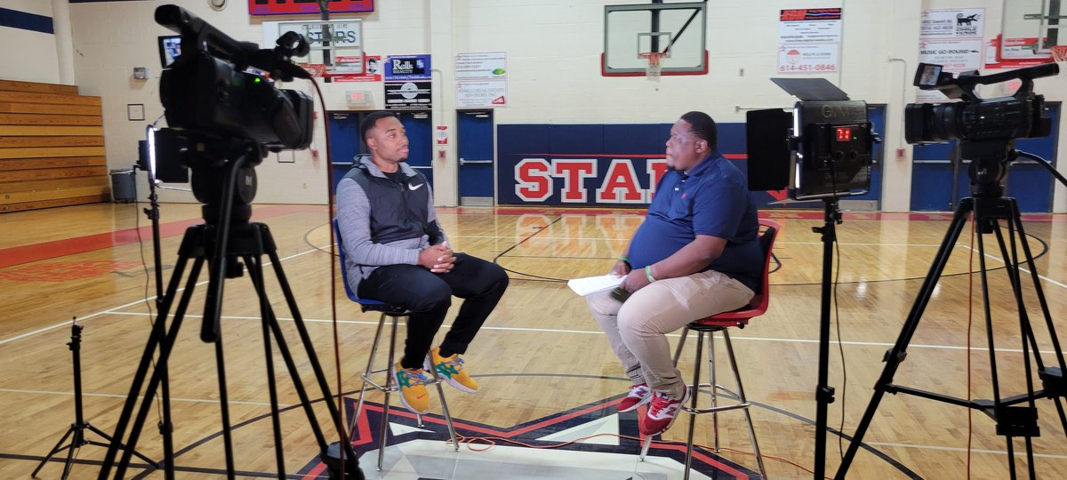 YOURSCOREONAIR's tweet photo. Our newest #Score30 episode is being filmed right now. Soon to be graduate @Smitty_3Kingz sits down with the new Head Coach at @Centennialstars @CoachWilliams0
@CentennialAD
@ColsCitySchools
@270Hoops https://t.co/DQKJnw3mUA