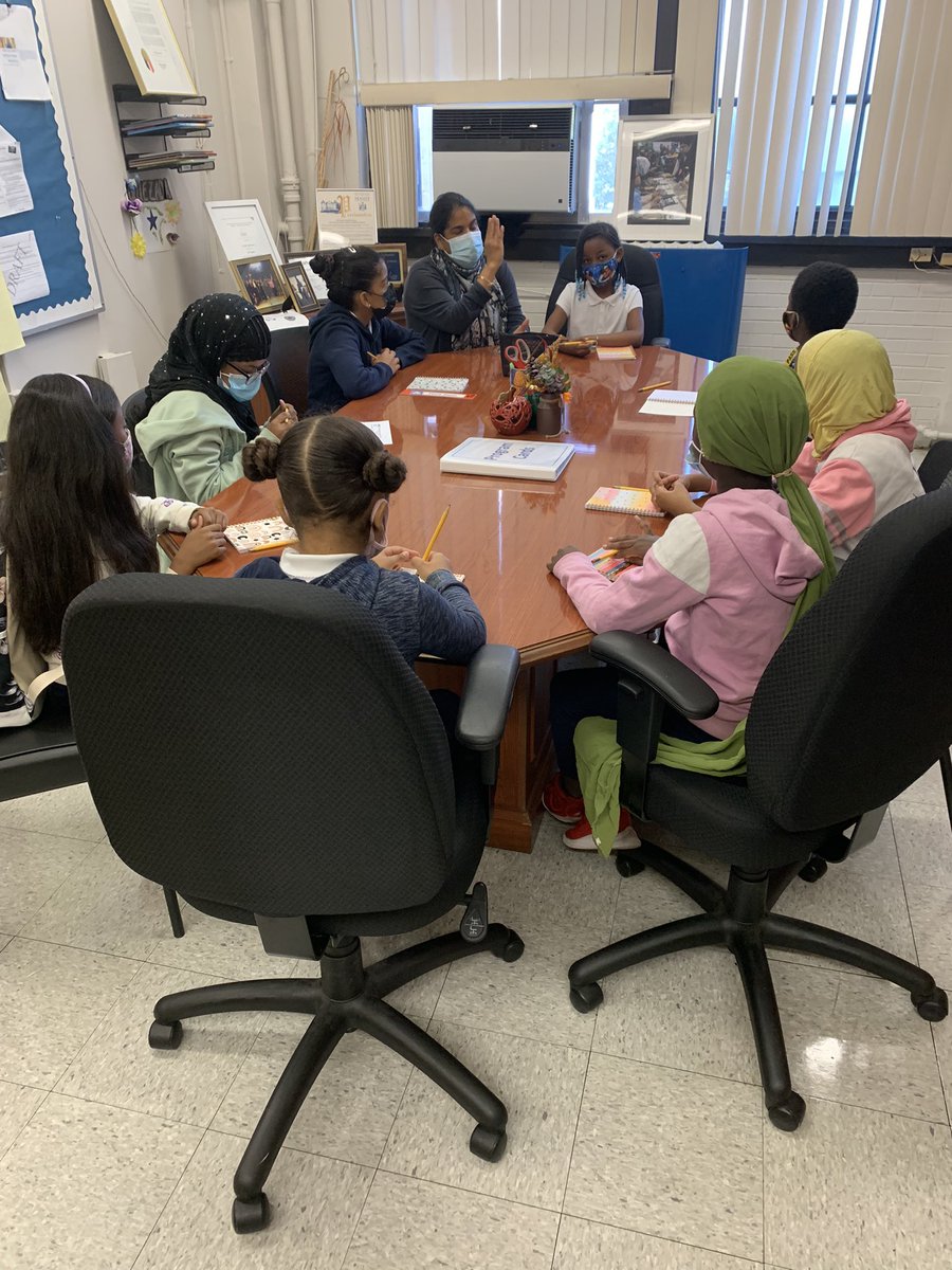 SabrinaCruz0301's tweet photo. ⭐️ @PS199x Student Council up and running. @Yquezada123 leading by example with love 💗 and joy 🤩 “The mind is not a vessel to be filled but a fire to be ignited.” – Plutarch https://t.co/yQ6ku7s88M