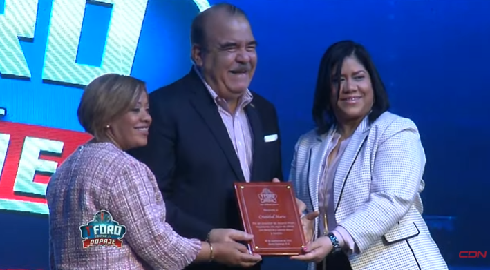 cdn37's tweet photo. #ForoContraelDopaje Reconocimiento a Cristóbal Marte por ser propulsor del deporte limpio
#ForoAntiDopaje #ForoAntiDopajeCDN
#ForoAntiDopajeRD #Dopaje
#FDMD #CDN37 #CDNDeportes #CDNRadio https://t.co/M0fBu2zsSq