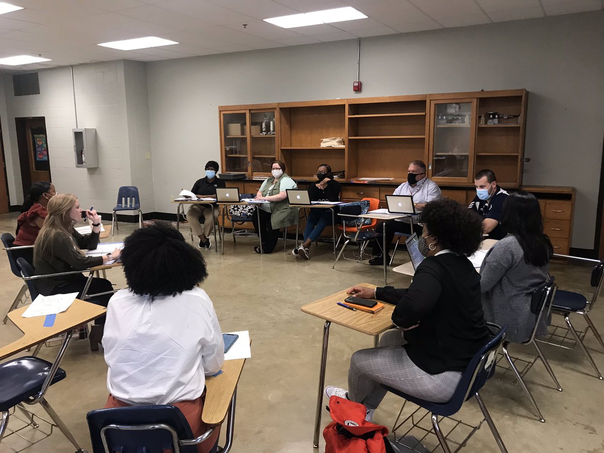 hassell_joey's tweet photo. Visited @haywoodhigh’s 3rd Block PLC where staff spent time internalizing @facinghistory’s #CommunityMattersAdvisory for #TomcatTime. It was great to have @InstructUP on campus to support our #affirmingrelationshipswork.
#OpportunityHaywood💜
#academics #culture #leadership https://t.co/i915UtBR7F