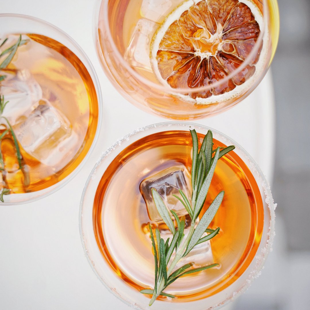 MadisonAtRacine's tweet photo. warm-up your weekend with #MixItUpAtTheMadison this Friday in the lobby. Any guesses on which classic cocktail we'll be mixing up for you this week?

#IAmMadison #LPCYouBelongHere #LPCMidwest #WestLoopBestLoop #LuxuryLiving #Cocktails #ChicagoDrinks #LuxuryLiving... https://t.co/ygsyjdRrgV