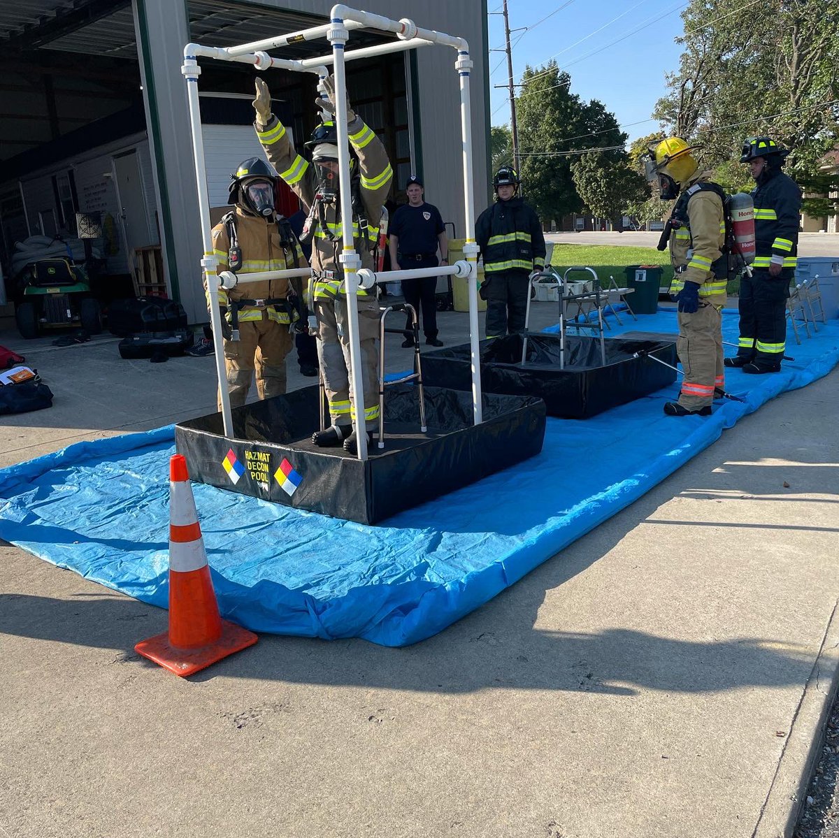 FireVincennes's tweet photo. HazMat skills in F105 today.  Contact us at brussell@vinu.edu
#associatedegree #firefighters #Training #Career https://t.co/Sf2zEvKS7P