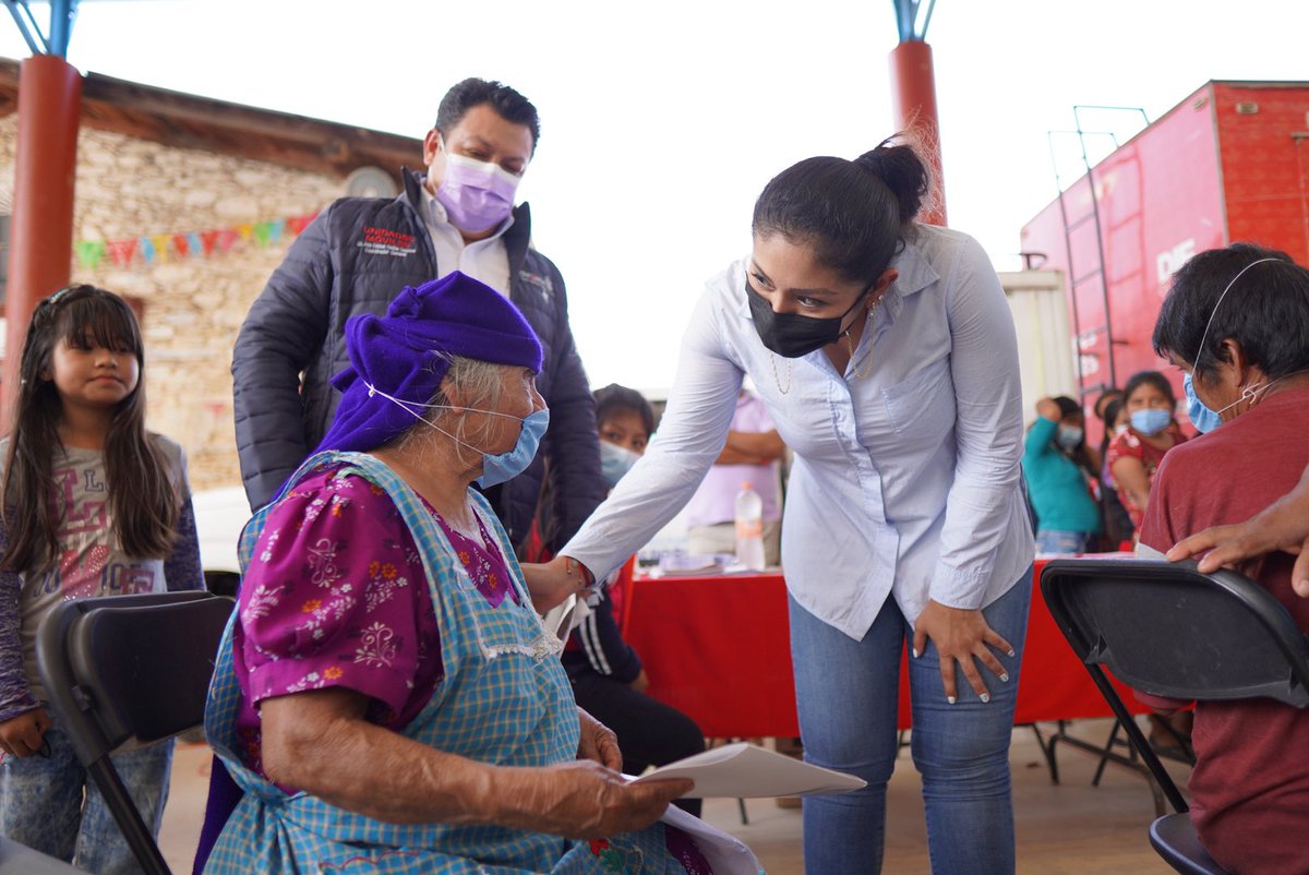 lizconcha's tweet photo. Hoy arrancó la gira de las @UM_oaxaca del @GobOax en la zona #Cuicateca para atender a paisanas y paisanos de San Juan Zapotitlán, San Pedro Sochiápam. Trabajando en equipo para atender las necesidades del Distrito 04. https://t.co/srp3mtR8Cl