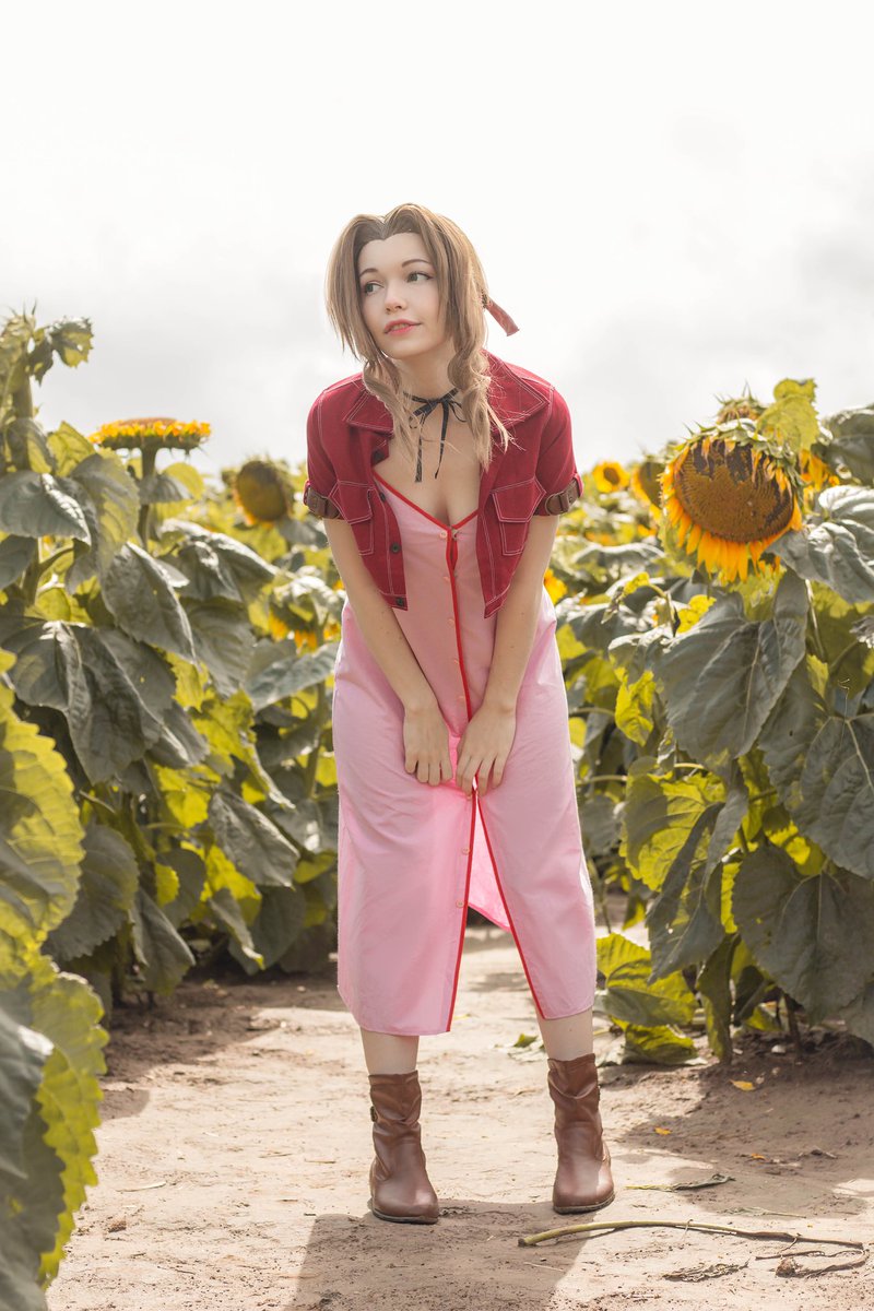 What’s your favourite flower? 🌸

Last day to get September rewards ❤️ Hurry to not miss them on 🅿️🅰️tre🅾️n 😍

https://t.co/Rpb0LJZX5g

#aerithcosplay #aerith #finalfantasy #finalfantasycosplay https://t.co/ptoHKa0pd5