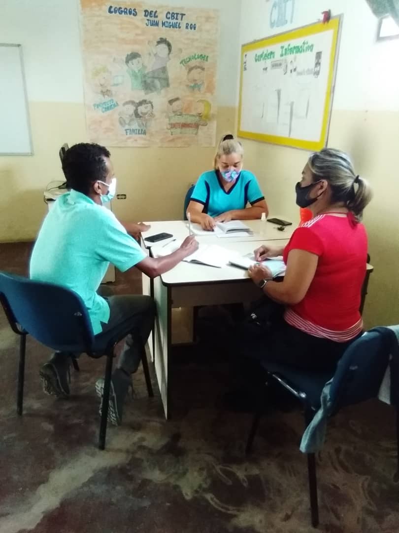Fundabit_Yaracu's tweet photo. #29Sep 🖥️ Tutoras Alexandra Quintero y Nohelia Pérez socializando con el personal directivo las orientaciones recibidas por parte de @Fundabit_. CBIT "Juan Miguel Roo".
@MPPEDUCACION
@leivi24
#AndaYVacúnate
#SomosFundabit https://t.co/Y146VMh1U3