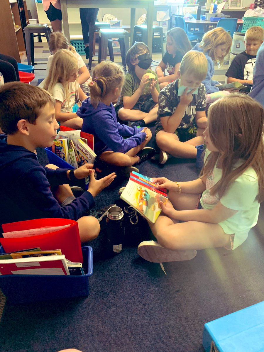 mrseckhart's tweet photo. Comprehension checks with our new reading partners. #wcsflight #readingpartners #comprehensioncheck #thirdgraders https://t.co/Icymtiyywq