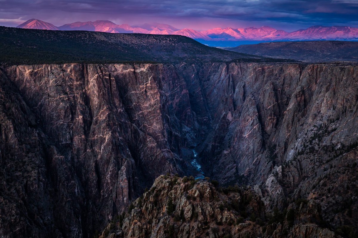 Interior's tweet photo. There's two million years of geologic history just below your feet at @BlackCanyonNPS. 

Plunging cliffs, soaring buttresses, and a thundering river make for a compelling visit and a view like no other. Well played, Colorado...well played. 

Pic by Dale Fehr https://t.co/aAJ82NsElC