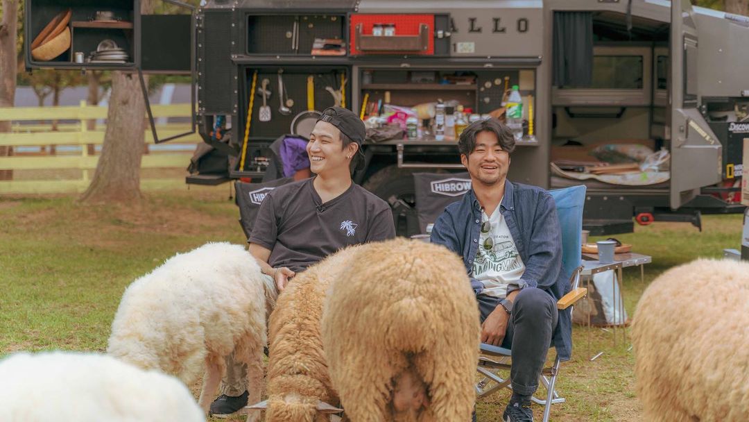 defdaily's tweet photo. [Instagram] 210930 campingman_official

WILD CAMPING WITH WORLD STAR GOT7 JAY B AND SHEEPS🐑
🏕youtube channel ‘캠핑맨campingMAN’
upload coming soon
@/jaybnow.hr
📸 @/keun4jang

https://t.co/FFVd4xdDi8

https://t.co/SHpuC3HQzO
#JAYB #제이비 @jaybnow_hr https://t.co/b7OrChisOv