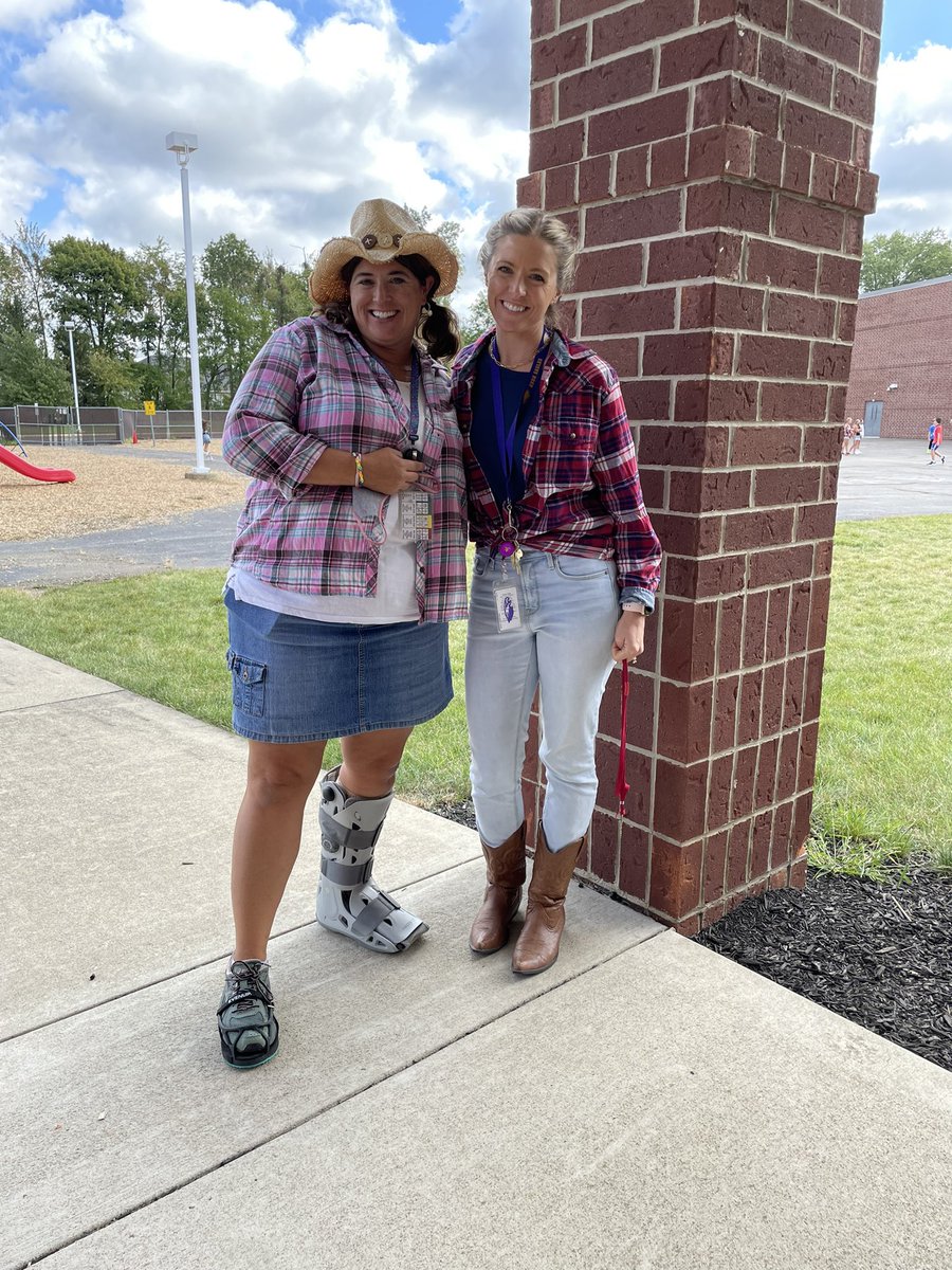 mrs_armagno's tweet photo. We’ve been having a FUN-filled Spirit Week in Mrs. Armagno/Mrs. Coleman’s room🤪💜🤠 https://t.co/u8yZAywyz0