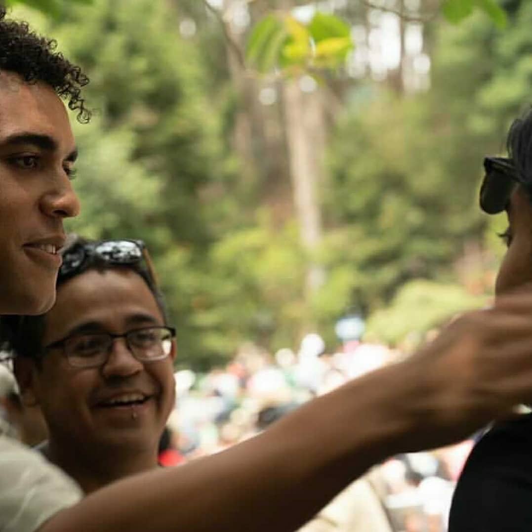 Almasterflash's tweet photo. I'm literally on shrooms talking to the homie before he went on at stern grove festival. I literally had no idea what was happening here. #microdosed https://t.co/wCbVMzomuu