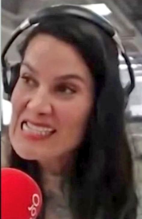 bettycriticonaa's tweet image. Marbelle: RT o ❤
Vəjessa: 0