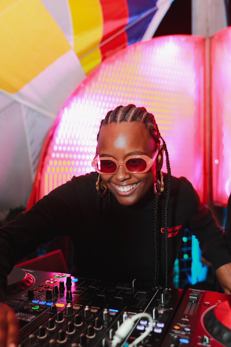 The queen on the set!! <a href="/DJDanaLu/">Dana Lu</a>!! 
:::<a href="/EVERYDAYPPLNYC/">EP</a>::: 
📸