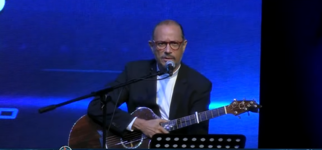 cdn37's tweet photo. El cantautor José Antonio Rodríguez a cargo del cierre musical del #ForoContraelDopaje
#ForoAntiDopaje #ForoAntiDopajeCDN
#ForoAntiDopajeRD #Dopaje
#FDMD #CDN37 #CDNDeportes #CDNRadio https://t.co/v5dcWNdbP9