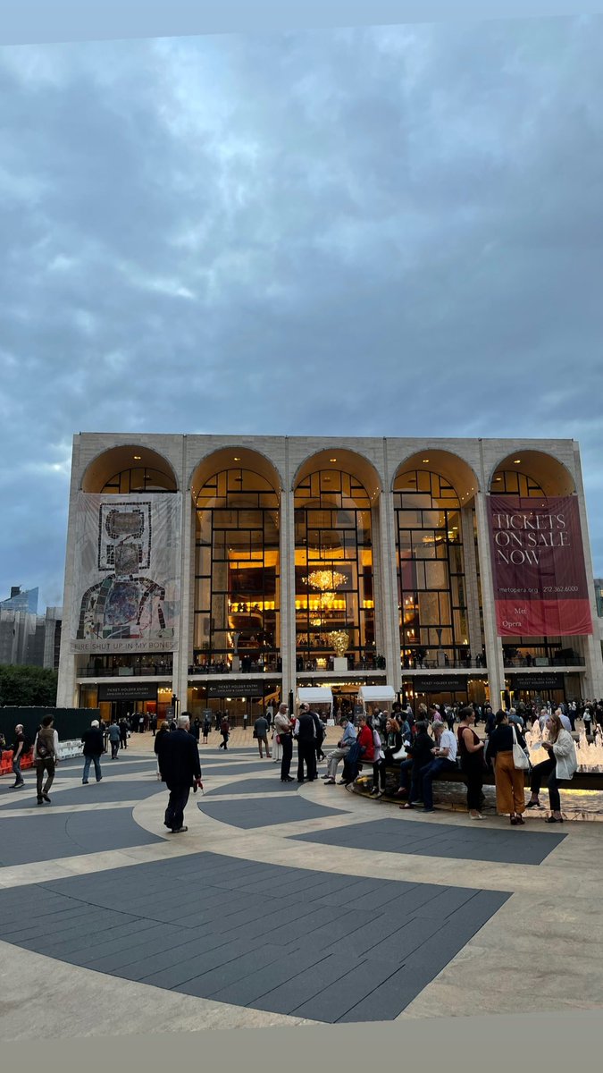 NikHannigan's tweet photo. The @MetOpera is open again! Great to see. https://t.co/yUPy90Kmjc