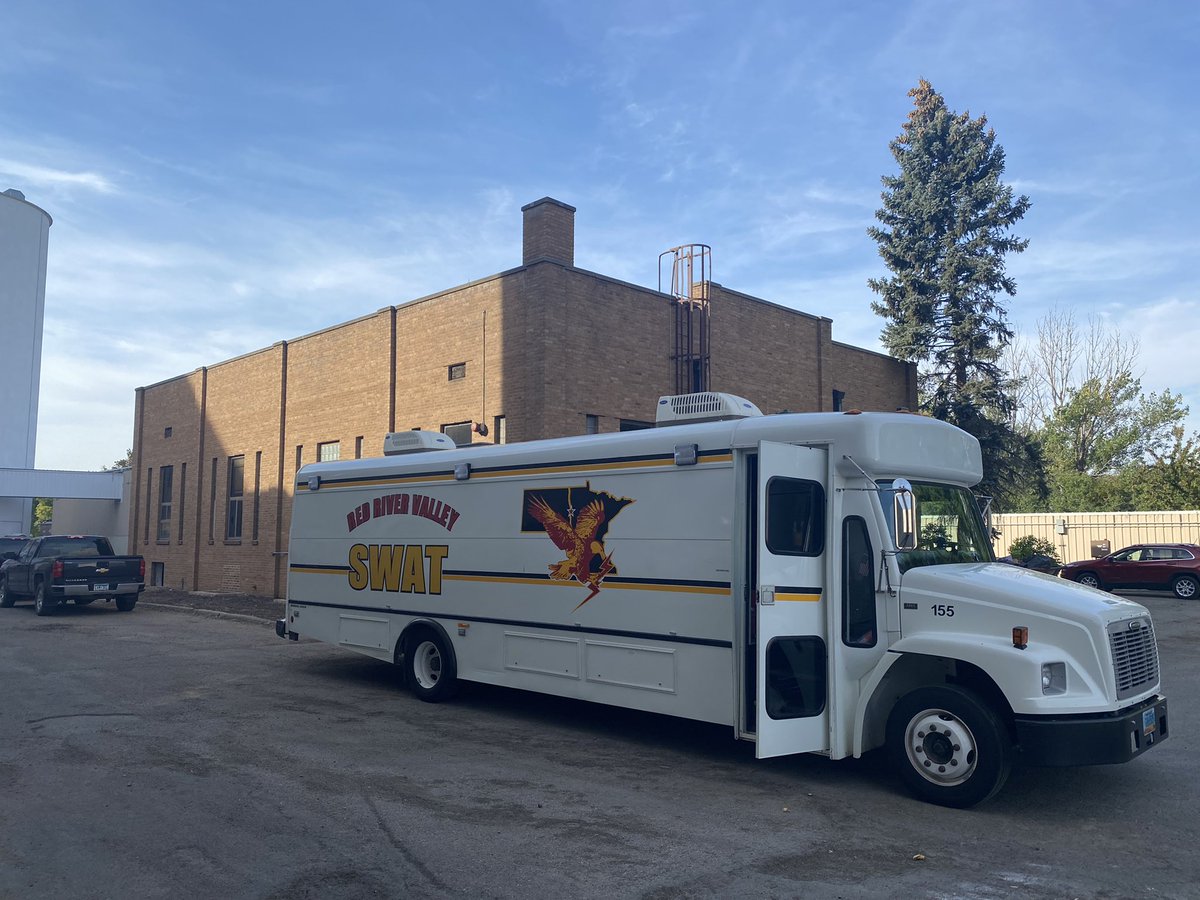 CrystalCoSean's tweet photo. The @CrystalSugarCo MHD office building will be demolished soon. We took this as a chance to host the Red River Valley SWAT for explosive breaching training. Thanks to @CrystalSugarCo, @WestFargoPolice, and @FargoPolice for the opportunity to be part of this, it was a fun day! https://t.co/sykLsCzlFw