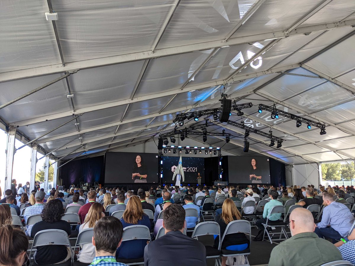 923_studio's tweet photo. "Track the number of meeting people are having for a leading indicator."
@hootsuite @SaaStrAnnual #Saastr2021 #SaaStr @saastr https://t.co/kAnjn2gEz7