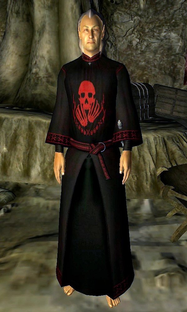 awaitsun's tweet photo. Rant warning: 

ES online actually did Mannimarco dirty by making him look like a sephiroth knock-off. In ES 4, Mannimarco was definitely the embodiment of evil- a balding silver-haired old white man on a power trip. Now? https://t.co/EvEMUBM1Ly