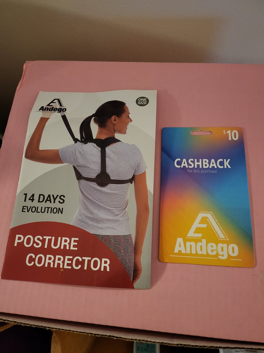 CSProdTech's tweet photo. @StarFire2258 figured you'd appreciate this. Read your story the other day about the 600 companies booted off amazon for fake reviews. No joke, these were in my next two packages. I'm in Canada https://t.co/iOvvl6fV1U
