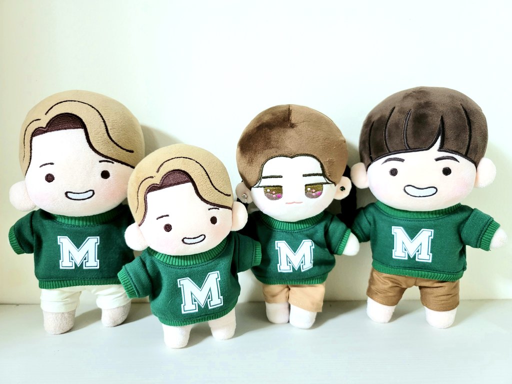 준멍 님은 보라색을 안 좋아하니는지 지금까지 한 번도 보라색을 못 본 거 같아 🤔
그래서 그 다음 차애 컬러로 단체복 👕

와중에 엄마가 왜 M이냐 그래서 모른다고 했다 ((진짜 모름 ;;

단체로 옷을 입으니 왠지 더 💪세진 느끼미 ‼️

초록초록 맨투맨  <a href="/merry_salonn/">준멍씨의옷_end</a>