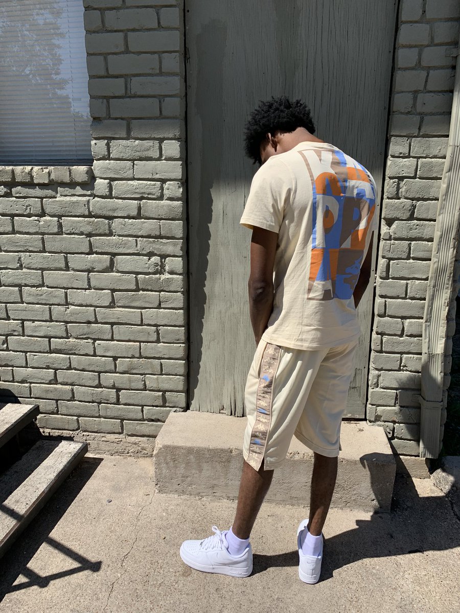 easymoneykiese's tweet photo. They say I’m outta my mind🤯 cause ion KAP with niggas 🎭I ONLY FW DA REAL ITS RARE🎸 #NLDM🐐#Easymoney🦅 https://t.co/DXWQZ4JJ3f