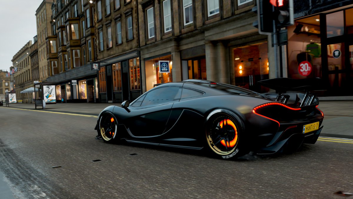 Mant1sMantis's tweet photo. #ForzaHorizon4  #McLarenP1 https://t.co/8pxbnBuyoh