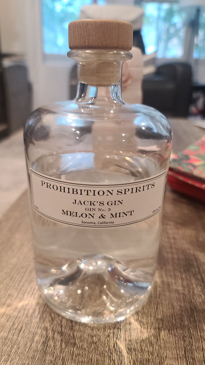 Airange1's tweet photo. Best gin ever https://t.co/GyIxwvJ6fd