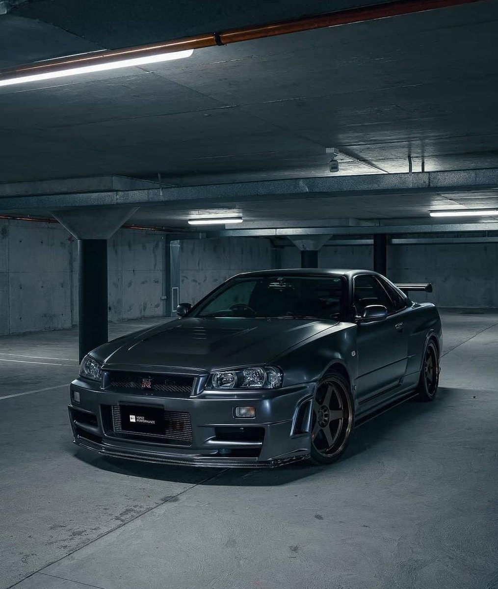 Nissan GTRs tweet media