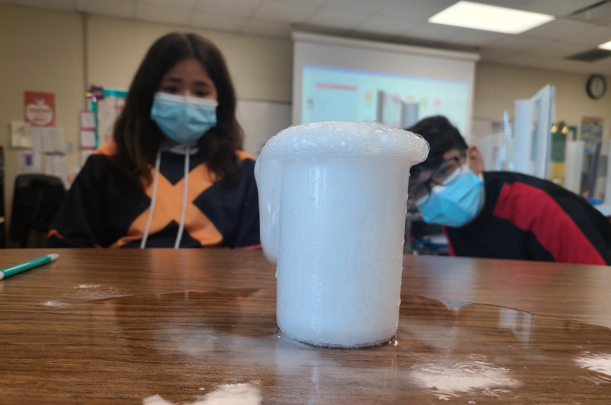 ms_castano's tweet photo. Science is like magic...but real! @DrRodriguezElem ๐งช๐ฅผ๐คฏโ๐ง ๐ @HarlingenCISD #science #explore #experiment #mysterysubstance #5thgradelife #sciencestations https://t.co/aKISLcIFiJ