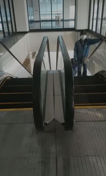 CommuterLine's tweet photo. @DiraPatra Selamat pagi Kak, Dapat kami informasikan Stasiun Manggarai tersedia fasilitas eskalator dan lift yang dapat digunakan bagi penumpang KRL, berikut terlampir foto. Tks. https://t.co/RbABDwZ6D1
