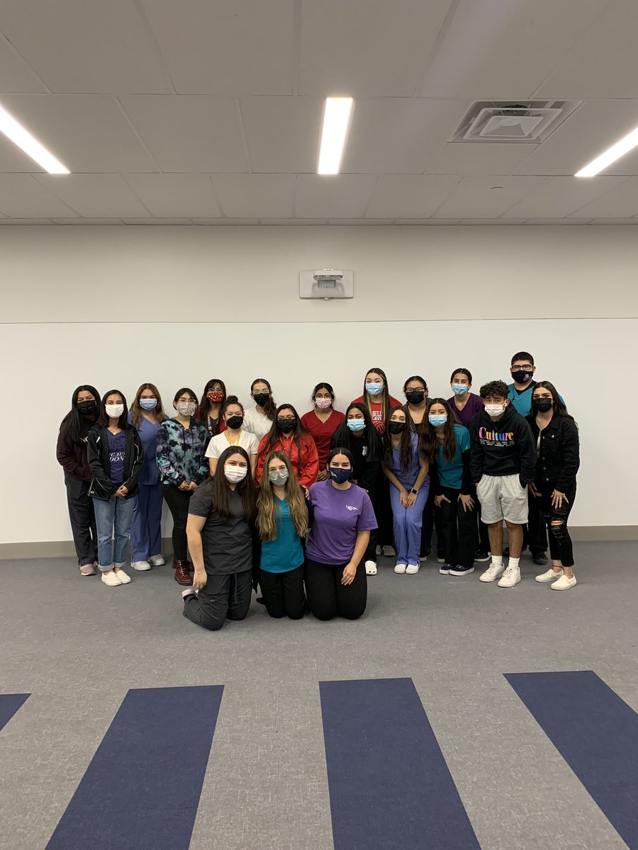 socorronhs1's tweet photo. Our first Official NHS meeting! We are so happy to have you back and even more ecstatic to have met our new NHS members. Remember Bulldogs to start paying your membership fees!!Let’s have a fantastic year! @mnperales @rdiaz_shs @Socorro_HS https://t.co/zM4VV6yWTn