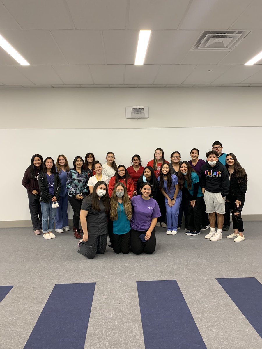 socorronhs1's tweet photo. Our first Official NHS meeting! We are so happy to have you back and even more ecstatic to have met our new NHS members. Remember Bulldogs to start paying your membership fees!!Let’s have a fantastic year! @mnperales @rdiaz_shs @Socorro_HS https://t.co/zM4VV6yWTn