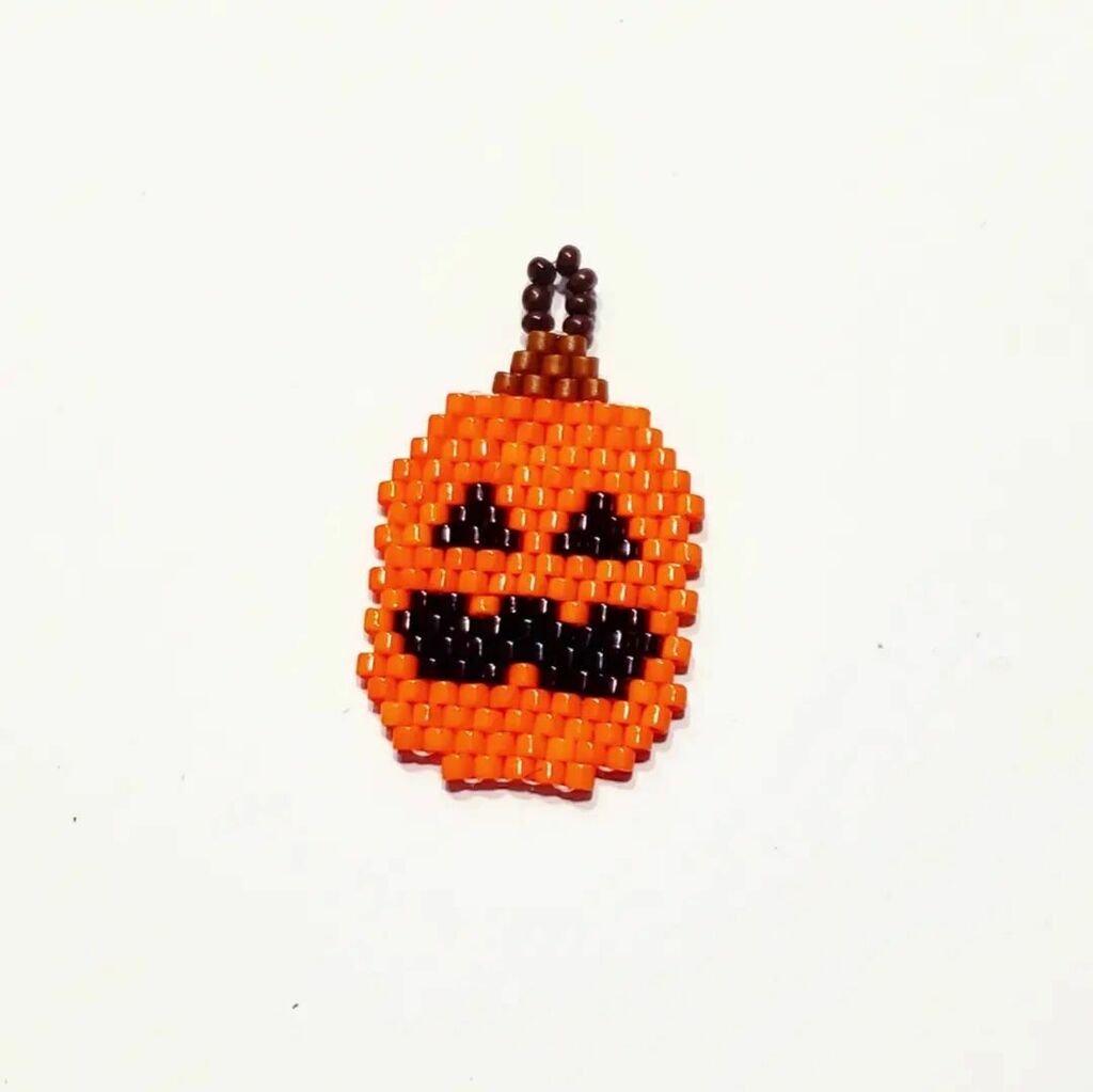 ThreeFates's tweet photo. Little Jack o Lantern 🎃
.
.
.
.
#threefatesdesign #beady #handmade #beadwork #ilovebeads #seedbeads #beaded #beading #beadartist #madeinwisconsin #madisonmade #etsyseller #etsy #halloween #spookyseason #halloweenjewelry #spooky #pumpkin #jackolantern… https://t.co/AyLoF4n6Aq https://t.co/UQOVneScmE