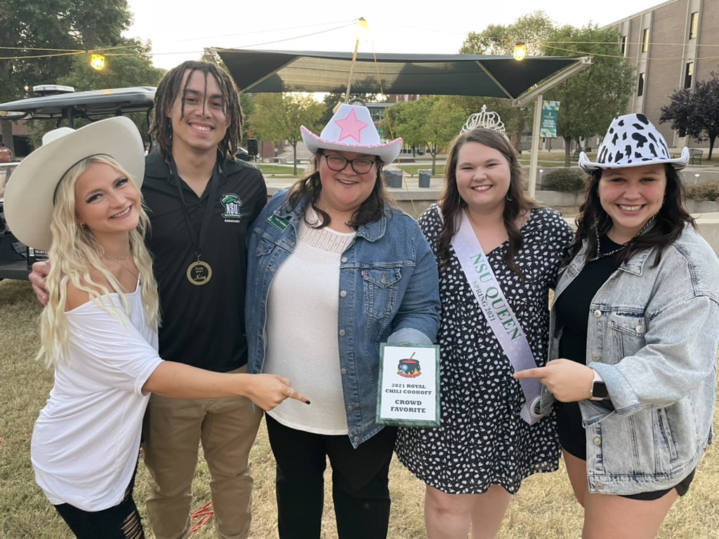 kcchran1's tweet photo. It might be the cowboy hat. It might be the Jean jacket. It might be the students I recruited to help serve. Or it might be that I found a heck of a chili recipe. Whatever it is, say hello to this years NSU Royal Chili Crowd Favorite winner… https://t.co/XFH58SZabZ