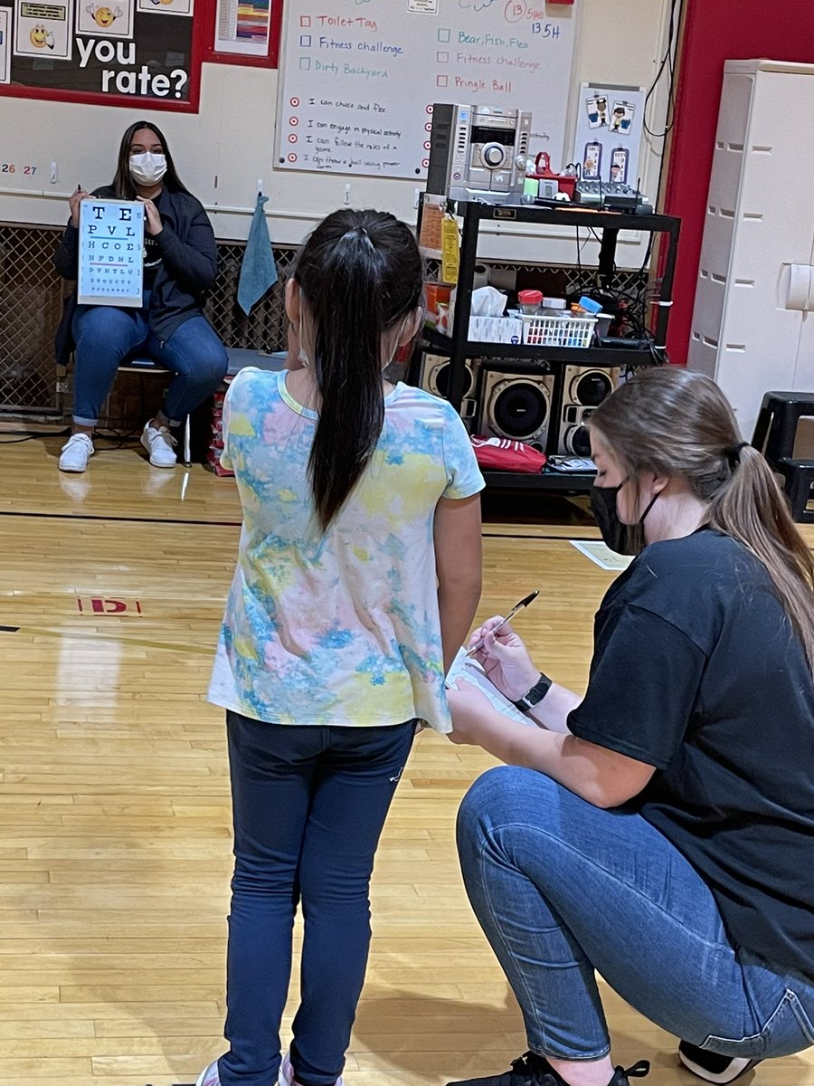 Thank you to <a href="/MorningsideEdu/">Morningside University</a> University and all of your “Into the Streets” volunteers for helping with our health &amp; vision screening and to the <a href="/slandchc/">SiouxlandCHC</a> dental team for supporting today’s dental screenings. 👓😃🦷