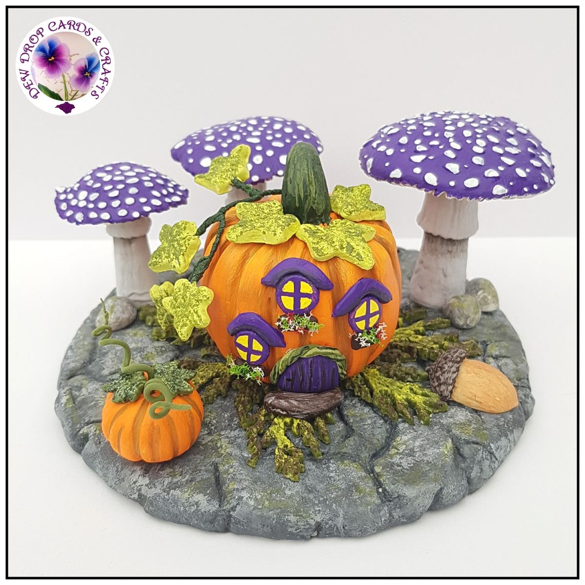 DewDropCraftsIW's tweet image. I brought the pumpkin house to life from my previous painting, Pumpkin Hollow!
Available this Sunday at @acegifts Stones &amp;amp; Bones event 😊 
buff.ly/3F6H23k
#EarlyBiz  #pumpkin #cutehalloween