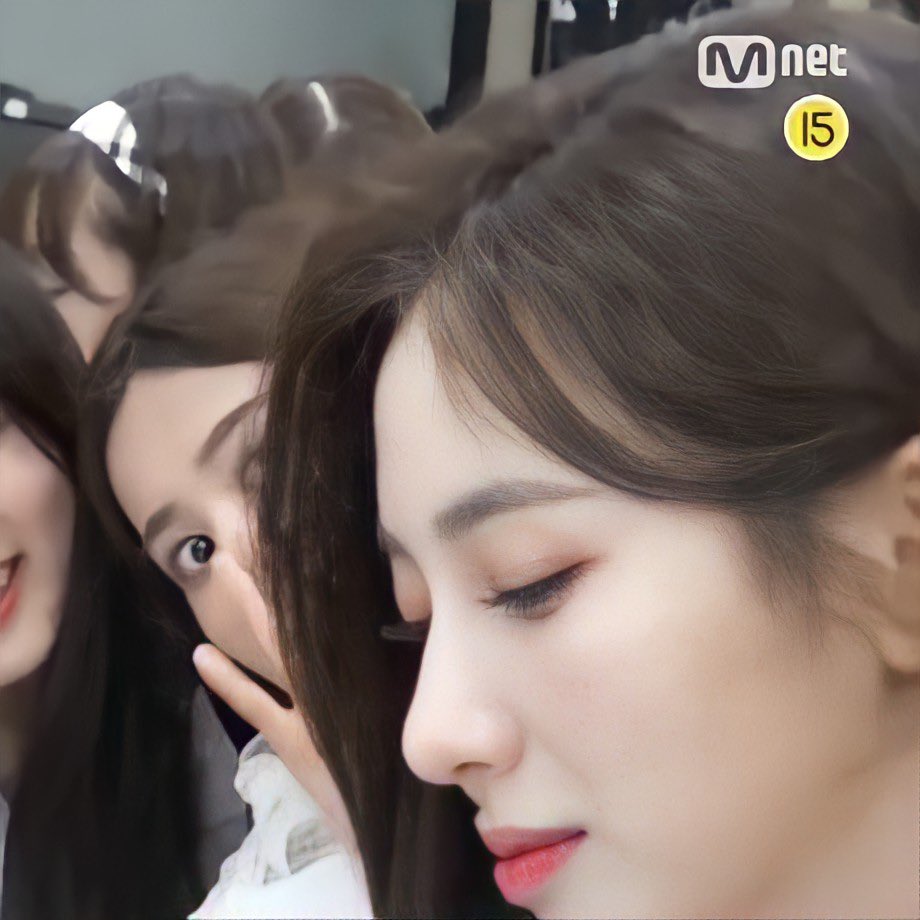 little 져니 tweet media