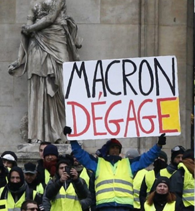 DenoncePm's tweet photo. C'est pas à #macron qu'on dira au revoir papa ou #tchussvati
Il est regrettable de pas avoir un président en #France qui soit assez bon pour faire au moins deux quinquennats
C'est ce qu'il fait la differance entre 1 Allemagne meneuse et 1 France suiveuse #Presidentielle2022 #BFM https://t.co/UhMNw0C8gt