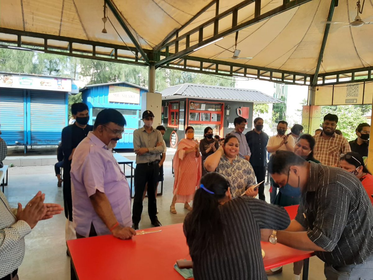 vsjmcdelhi's tweet image. Birthday celebration of our master mentor Prof. Sidharth Mishra!

#vimc #vimcdelhi #massmedia #media #mediastudents #delhi #happybirthday #birthday #birthdaycelebrations #celebration