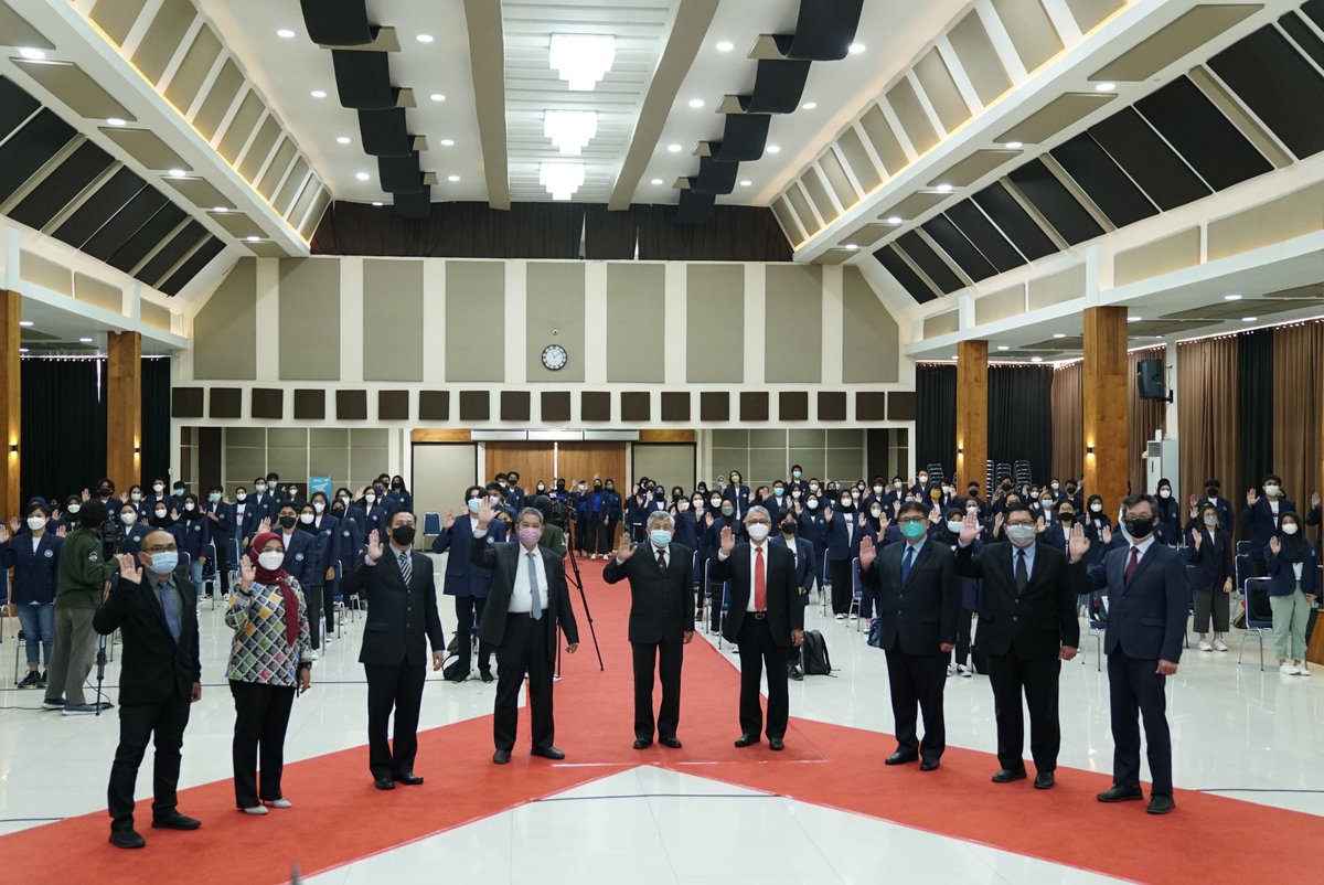 Hallo sobat LMK, Akademi Sekretari dan Universitas Budi Luhur mengadakan ordik hari pertama untuk mahasiswa/i baru, acara ini terselenggara secara offline dan online, yuk kita intip keseruan ordik tahun ini lmk.budiluhur.ac.id/2021/09/30/kes…
youtu.be/Dcital3RyS0