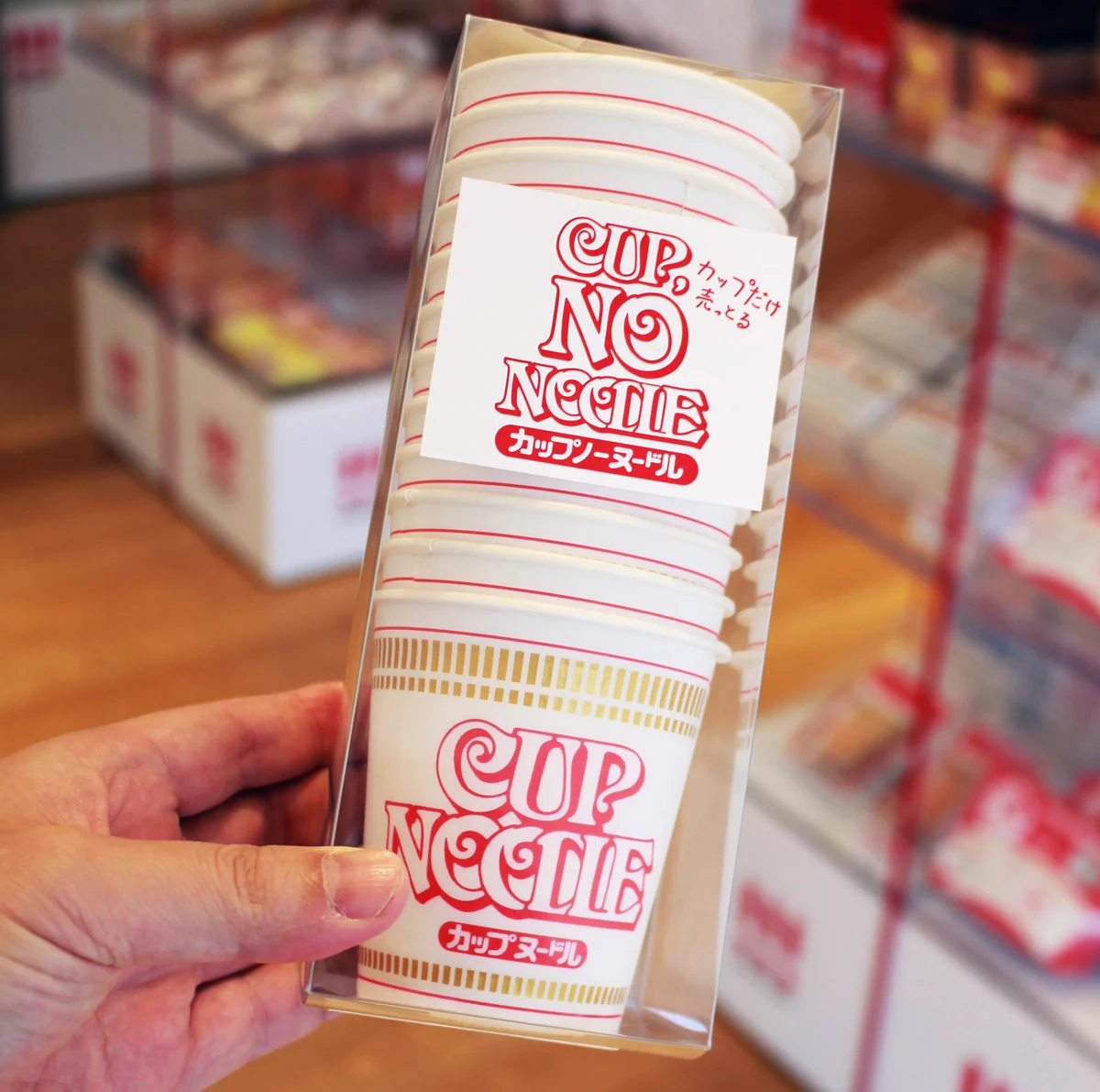 カップヌードルミュージアム限定！カップだけが12個入った『CUP, NO NOODLE』が画期的！