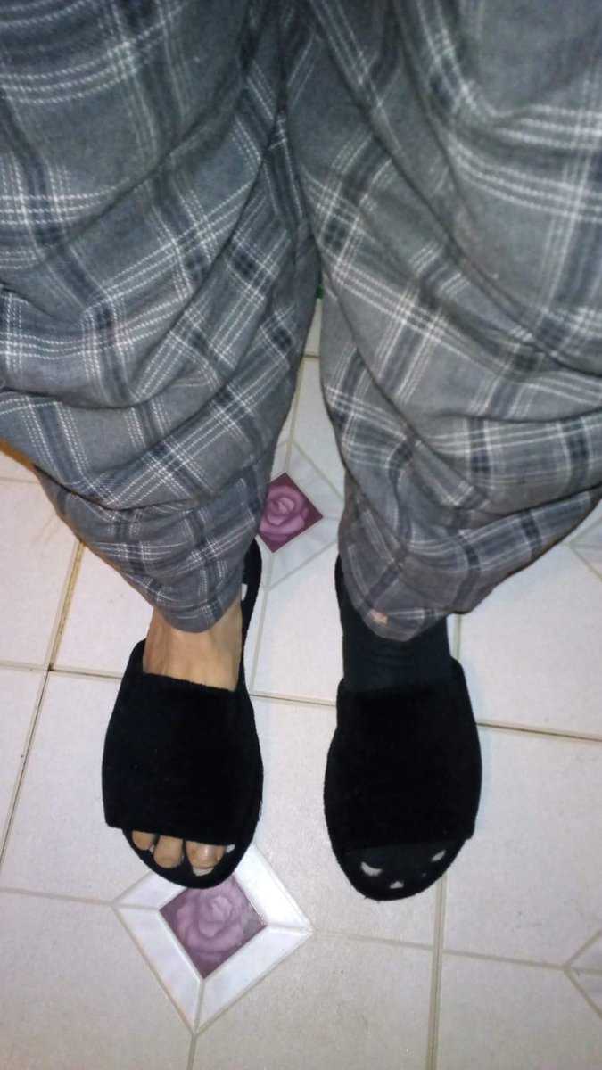 AuntDawnCT's tweet photo. @Shannaluscious Lol. One day I kept mumbling that my feet had been cold all morning. Just kept mumbling about it. Even turned up the heat. Then...finally looked down. O.M.G. Now I get 1 sock from my Secret Santa every year - seriously, no 2 match yet. My family thinks they are hilarious. 🤦‍♀️🤣 https://t.co/OHT75n2mfM