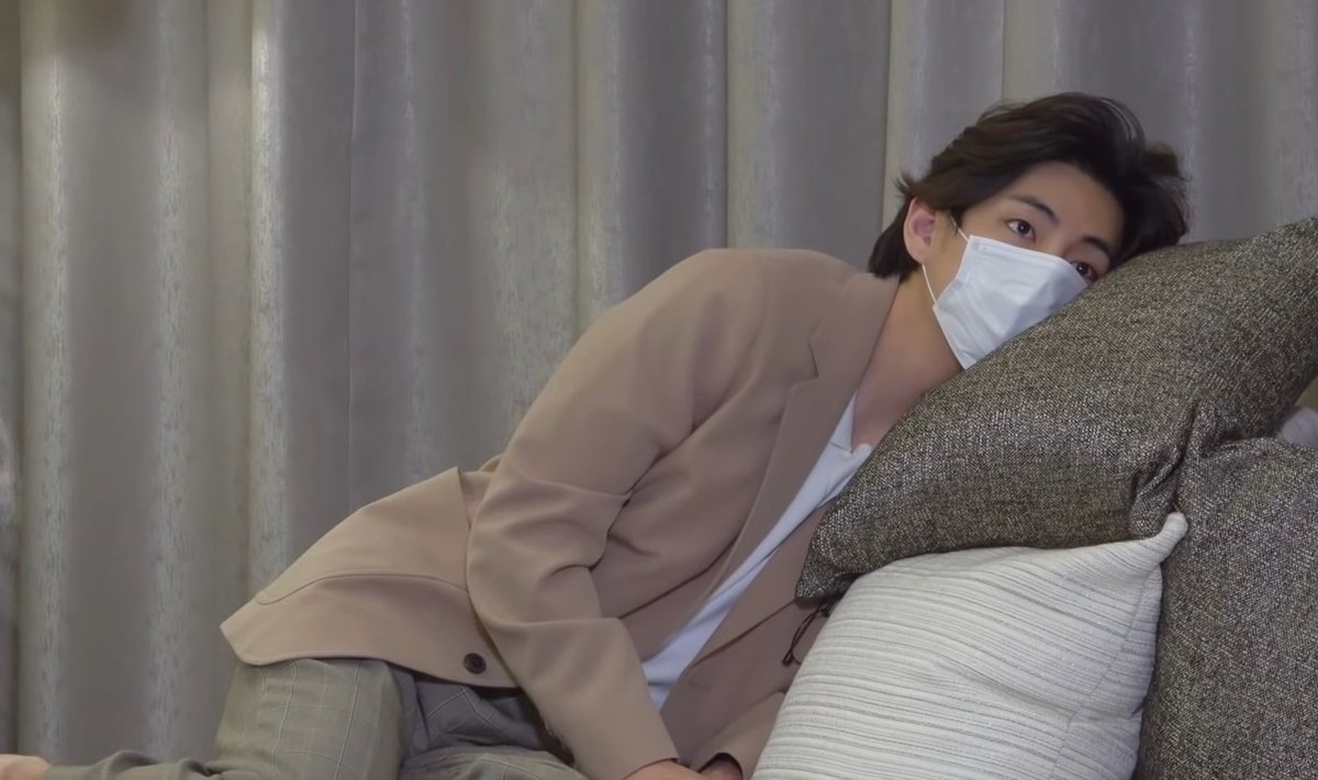 vt111111's tweet photo. 김태형 지쨔 조나 예쁘고 자세가 가련하다 https://t.co/DmGL4gXFeR