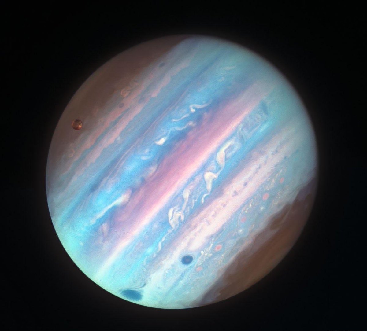 aa_aeroespacial's tweet photo. Imágenes infrarrojas y ultravioletas de Saturno, Júpiter, Mercurio y Marte tomadas por el telescopio espacial Hubble. 

Crédito: NASA/ESA https://t.co/8wODcNzDft