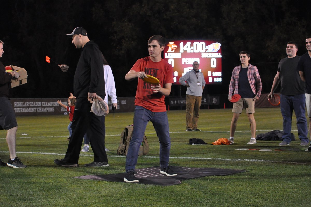 Thanks to all who participated in tonight's Disc Golf competition at halftime! What a blast!

#GoLehigh | #GrowTheSport
