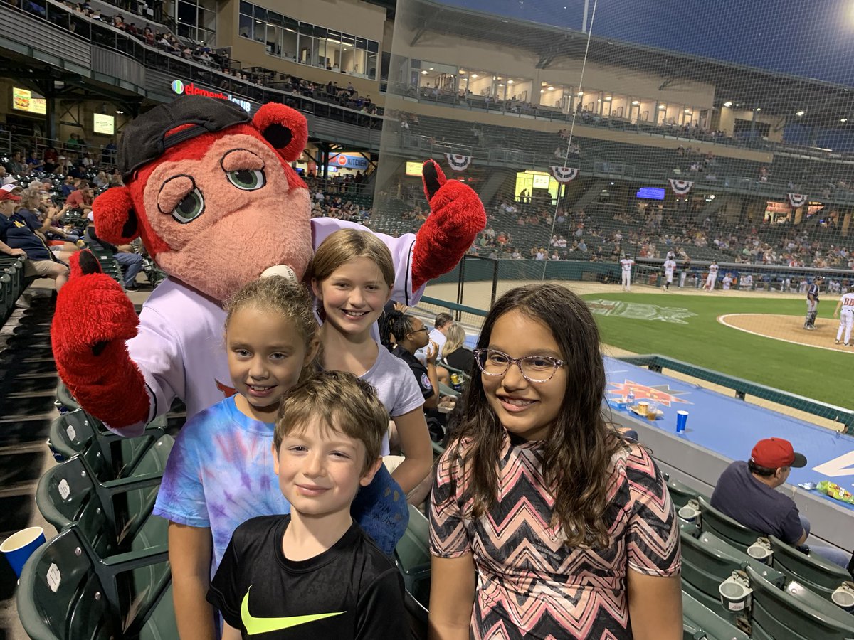 MyIndyInsurance's tweet photo. Sponsored a local PTO’s top fundraisers to an @IndyIndians game.  @TheVicIndy @RowdieBear @RobeyPTO https://t.co/dkbFBHgB8c